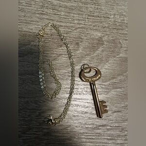 ✨LV Key to my ♥️ Pendent w Gold-tone  Necklace✨